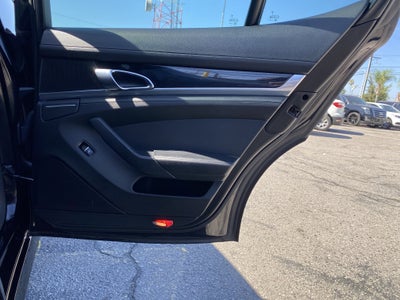 2016 Porsche Panamera Base