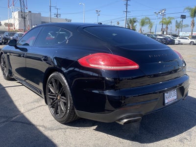 2016 Porsche Panamera Base