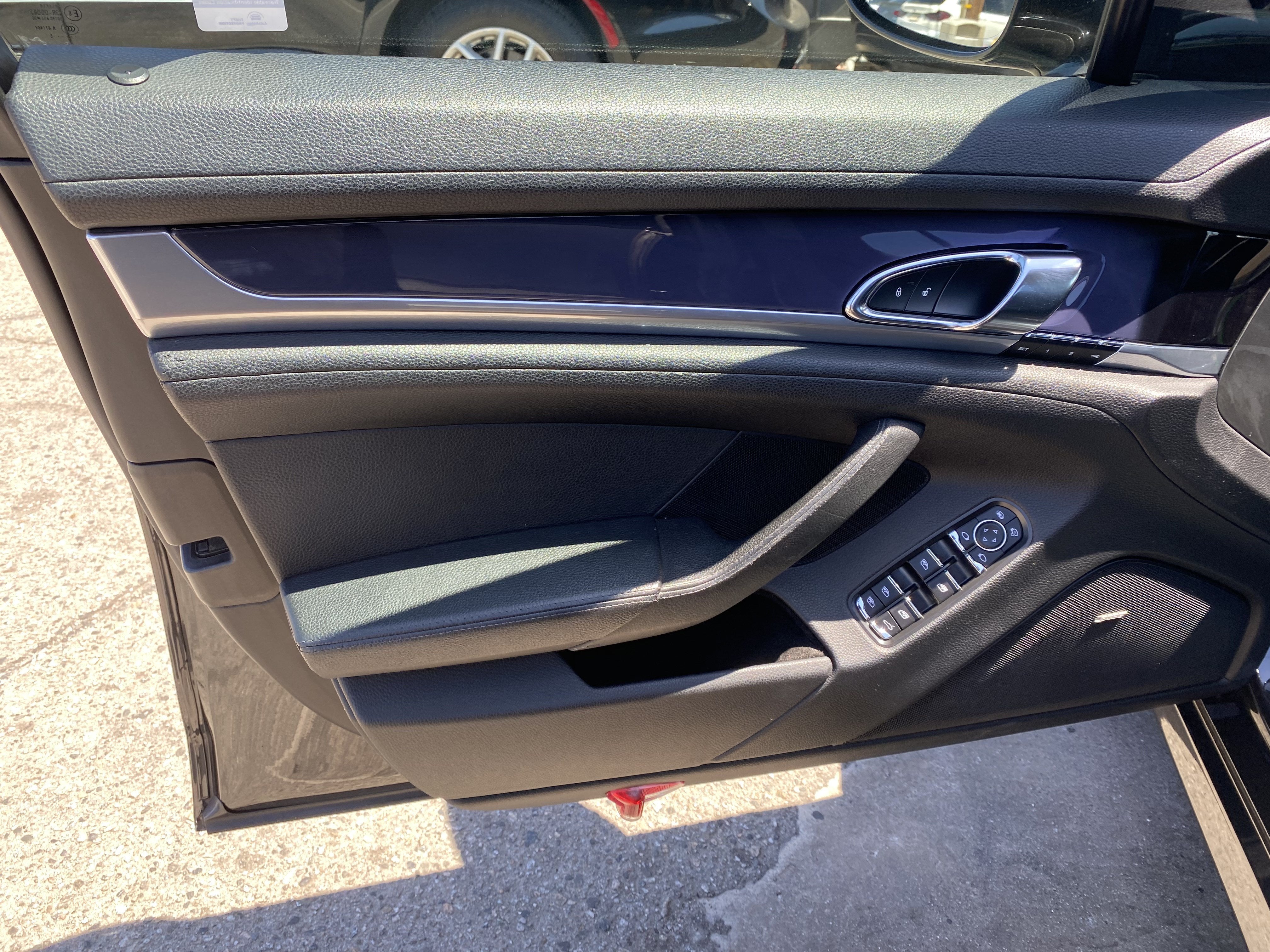 2016 Porsche Panamera Edition