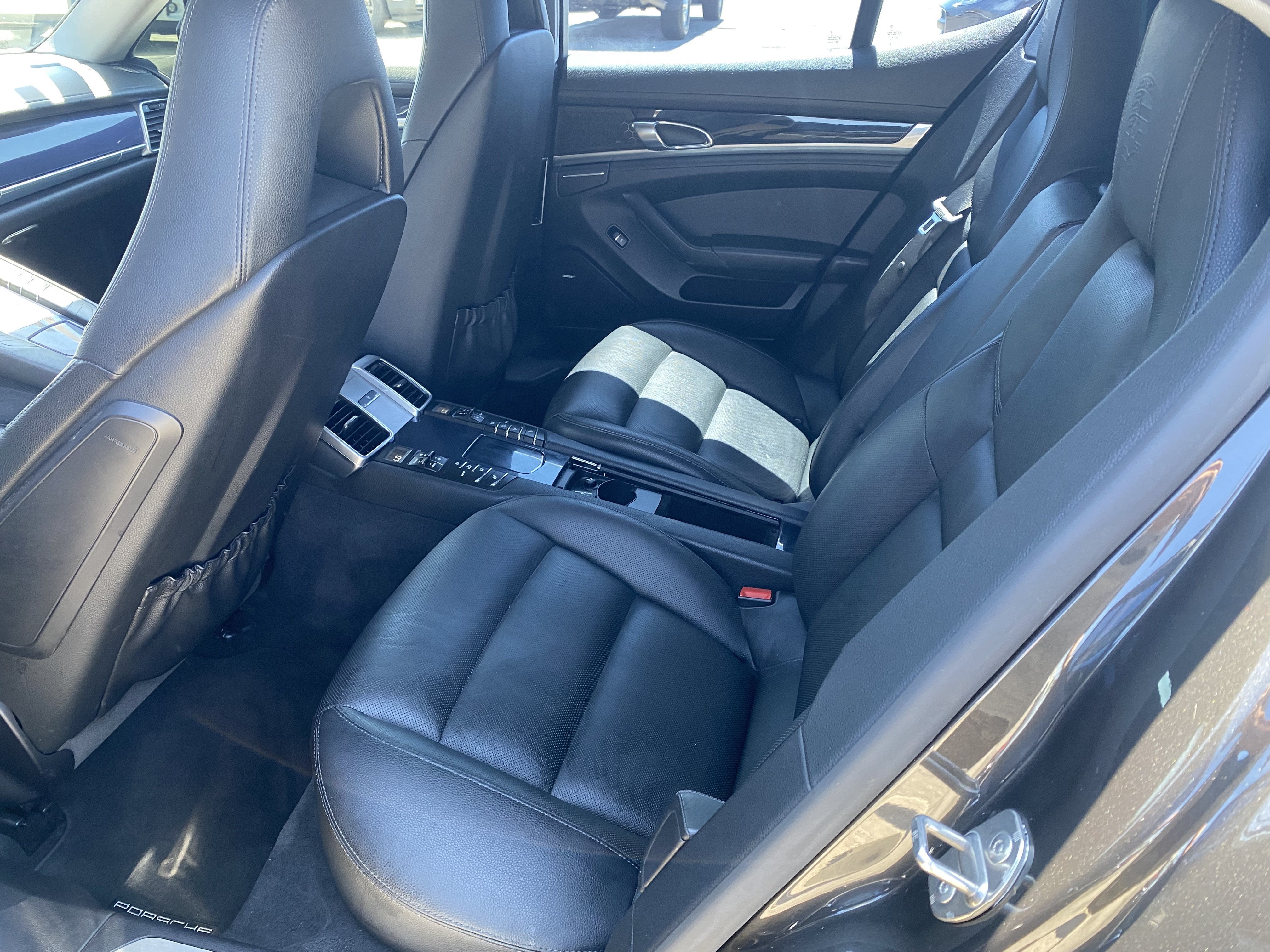 2016 Porsche Panamera Edition