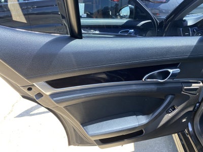 2016 Porsche Panamera Edition
