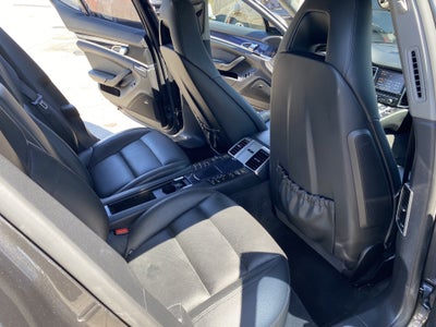 2016 Porsche Panamera Edition