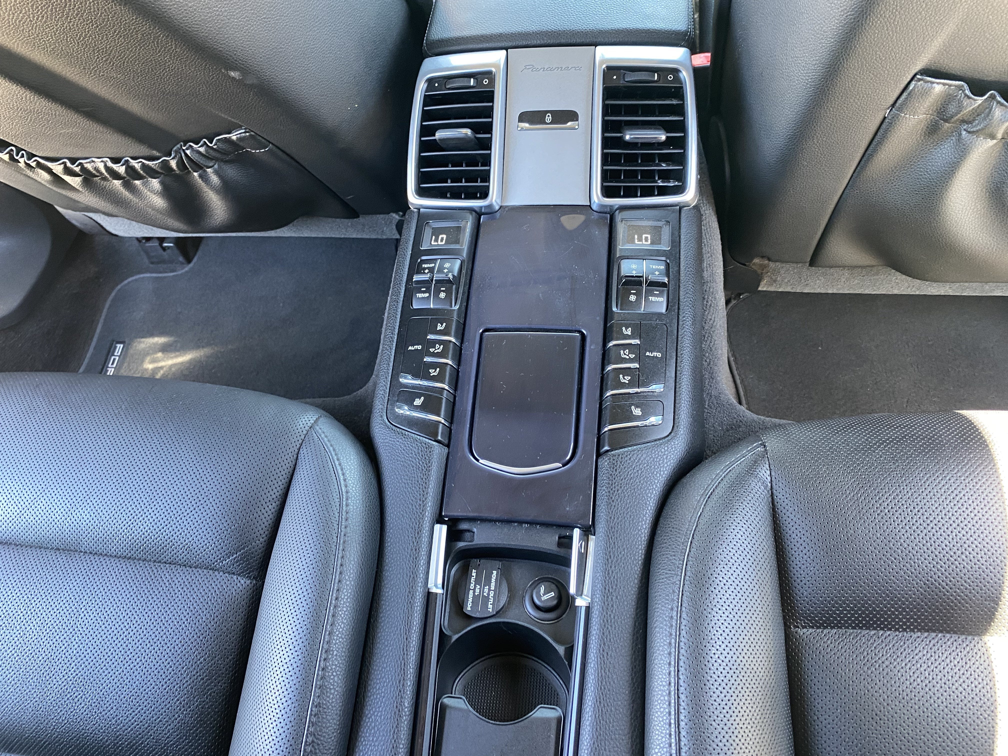 2016 Porsche Panamera Edition