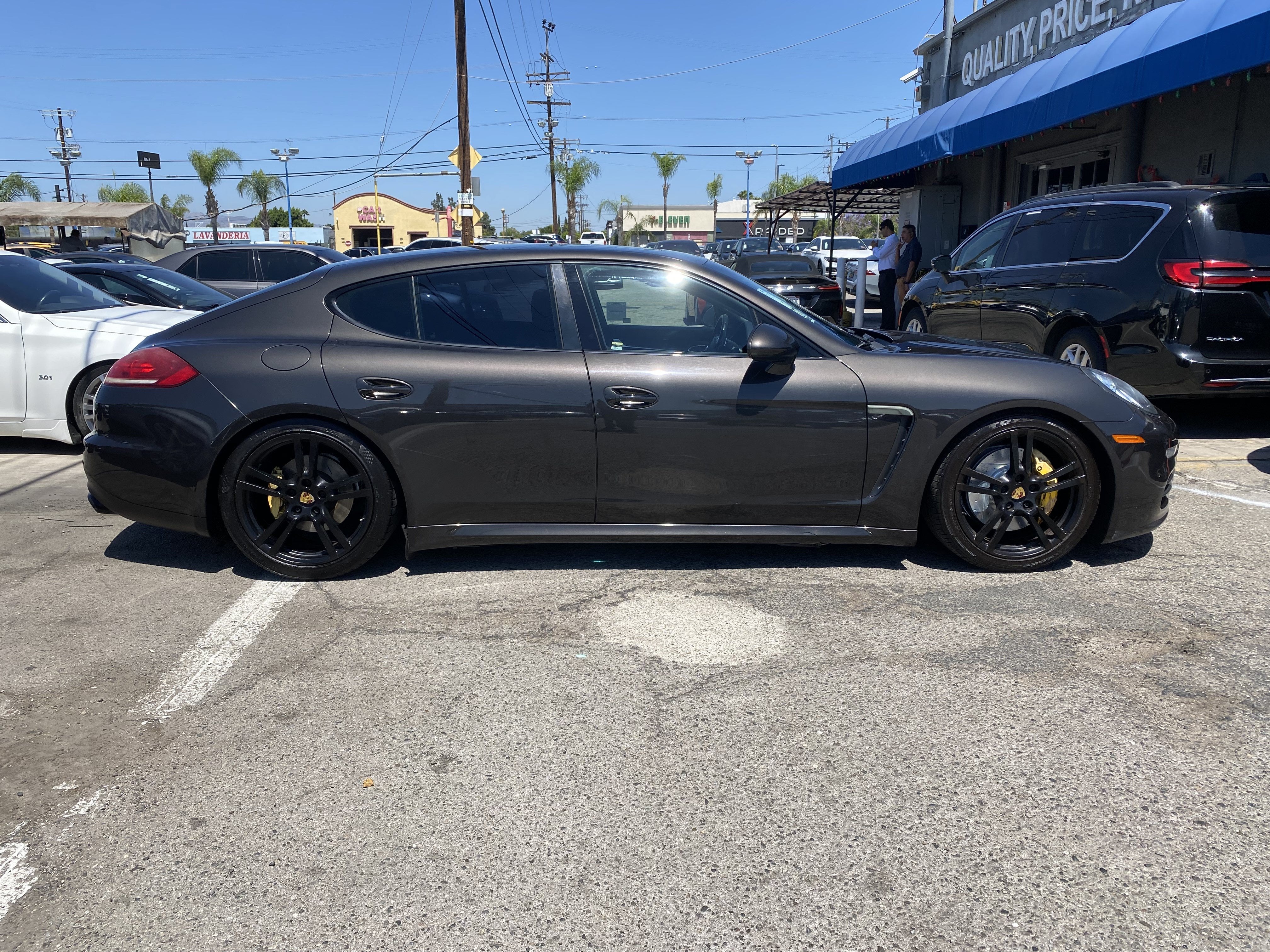 2016 Porsche Panamera Edition