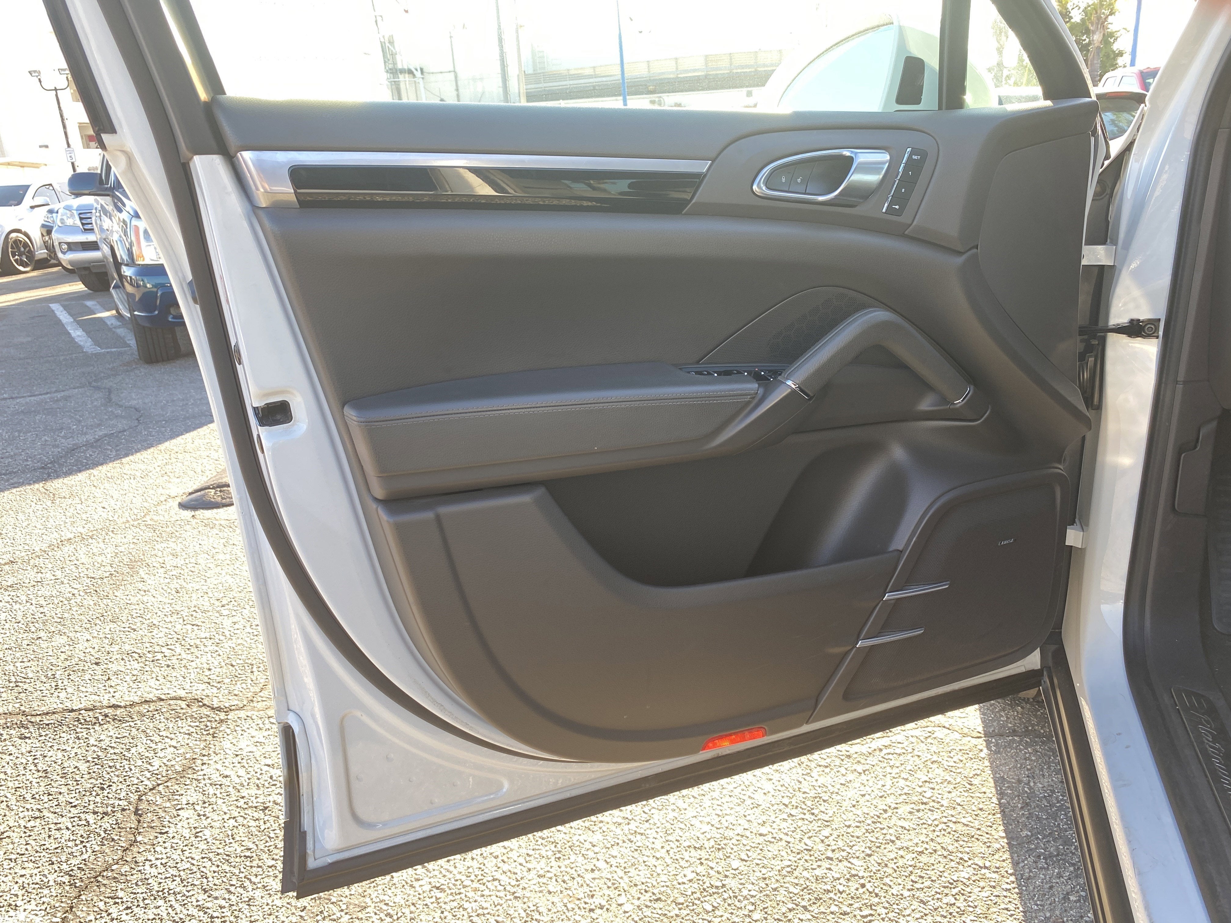 2017 Porsche Cayenne Platinum Edition