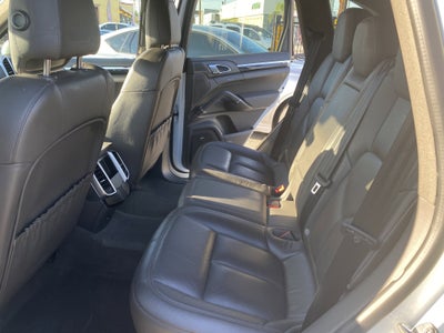 2017 Porsche Cayenne Platinum Edition