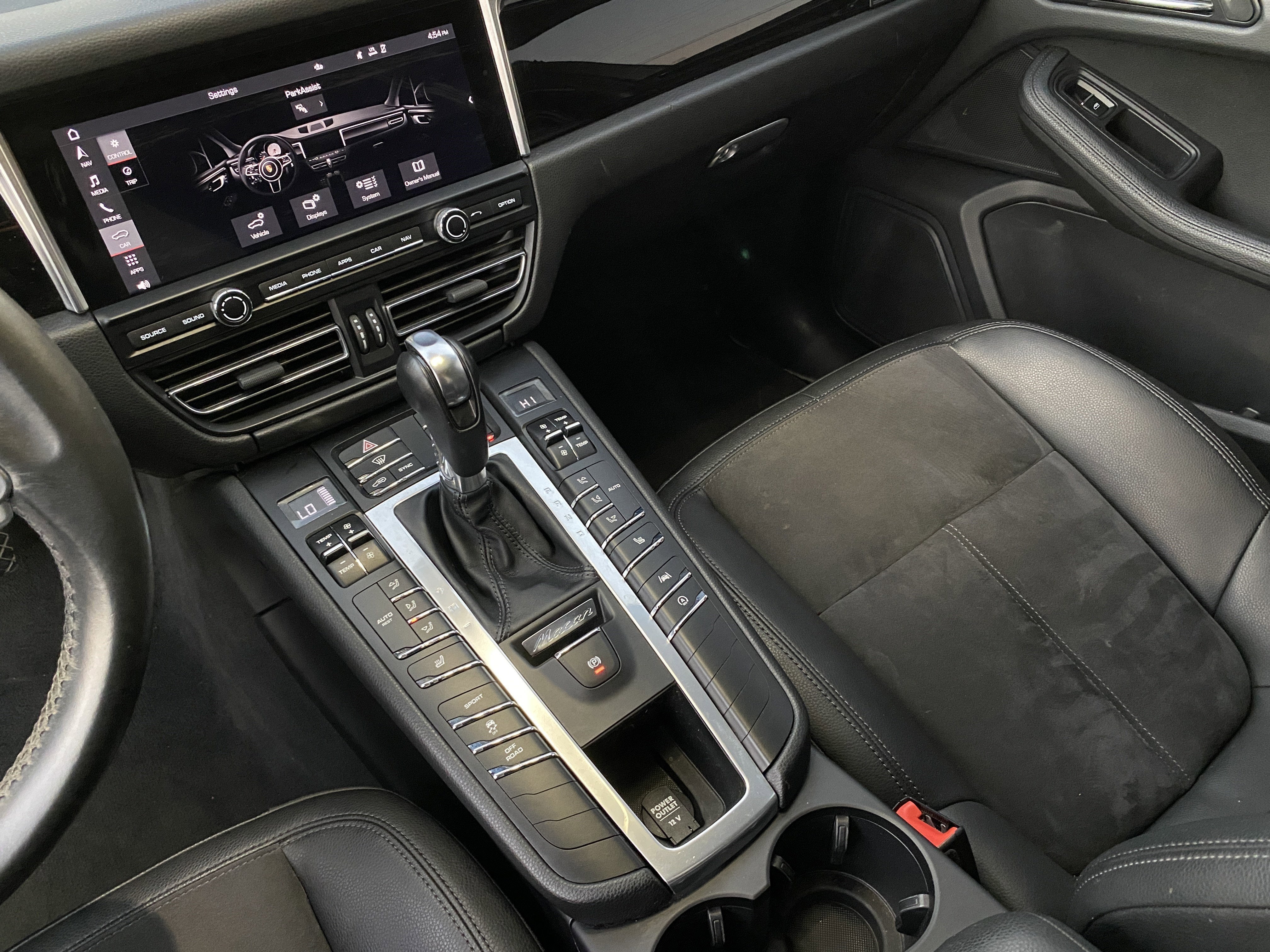 2021 Porsche Macan AWD