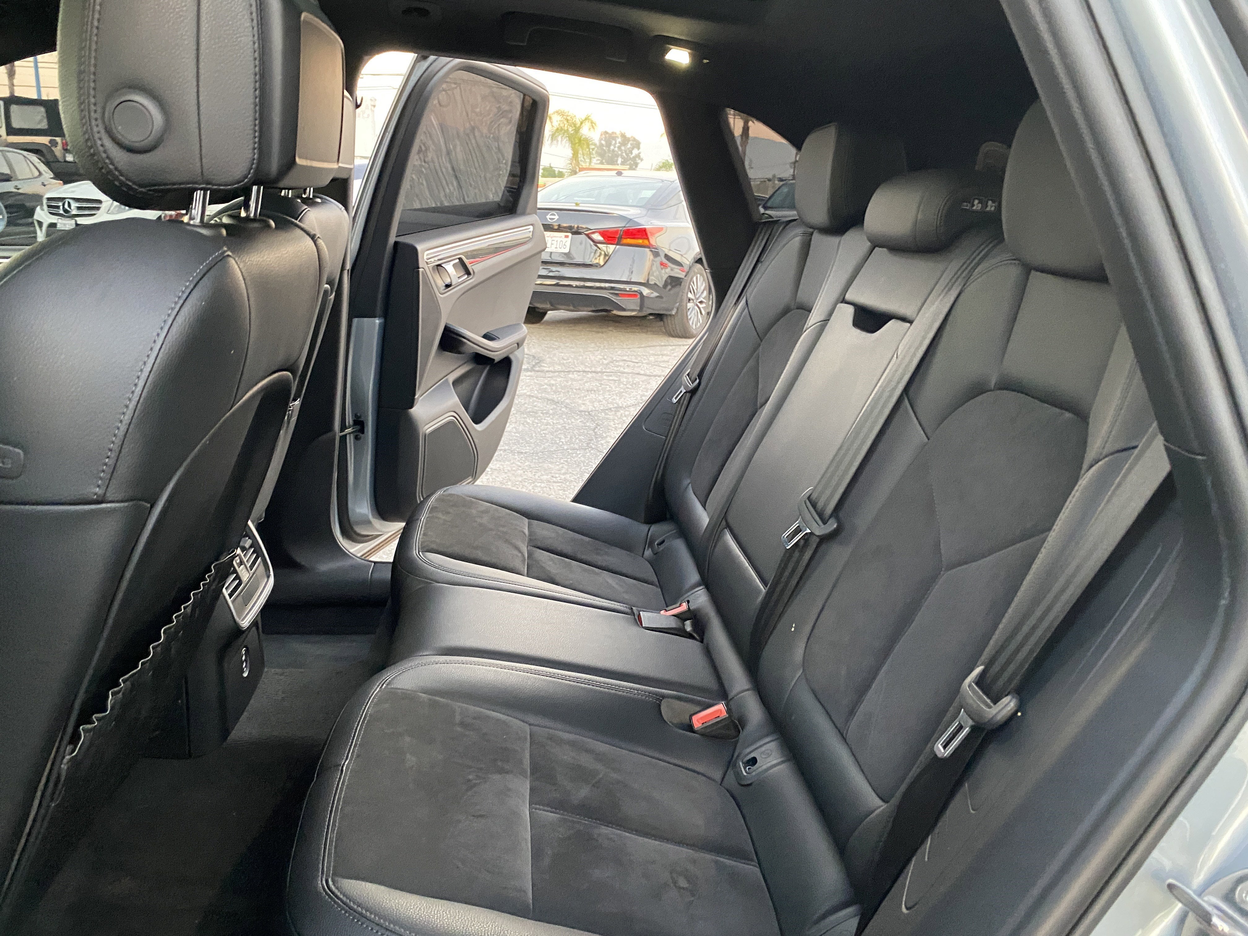 2021 Porsche Macan AWD