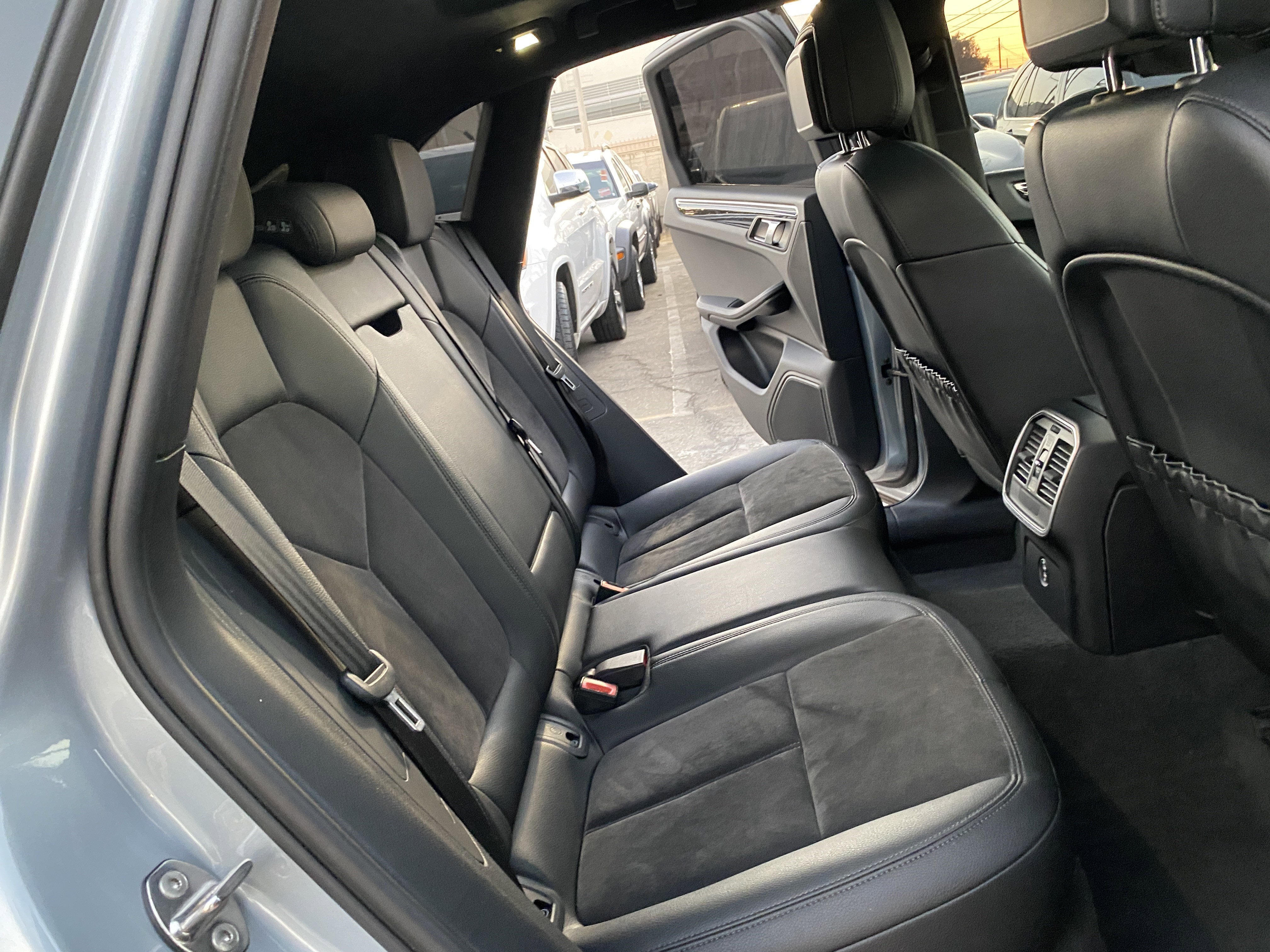 2021 Porsche Macan AWD