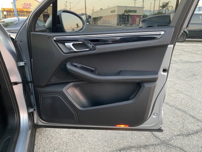 2021 Porsche Macan AWD