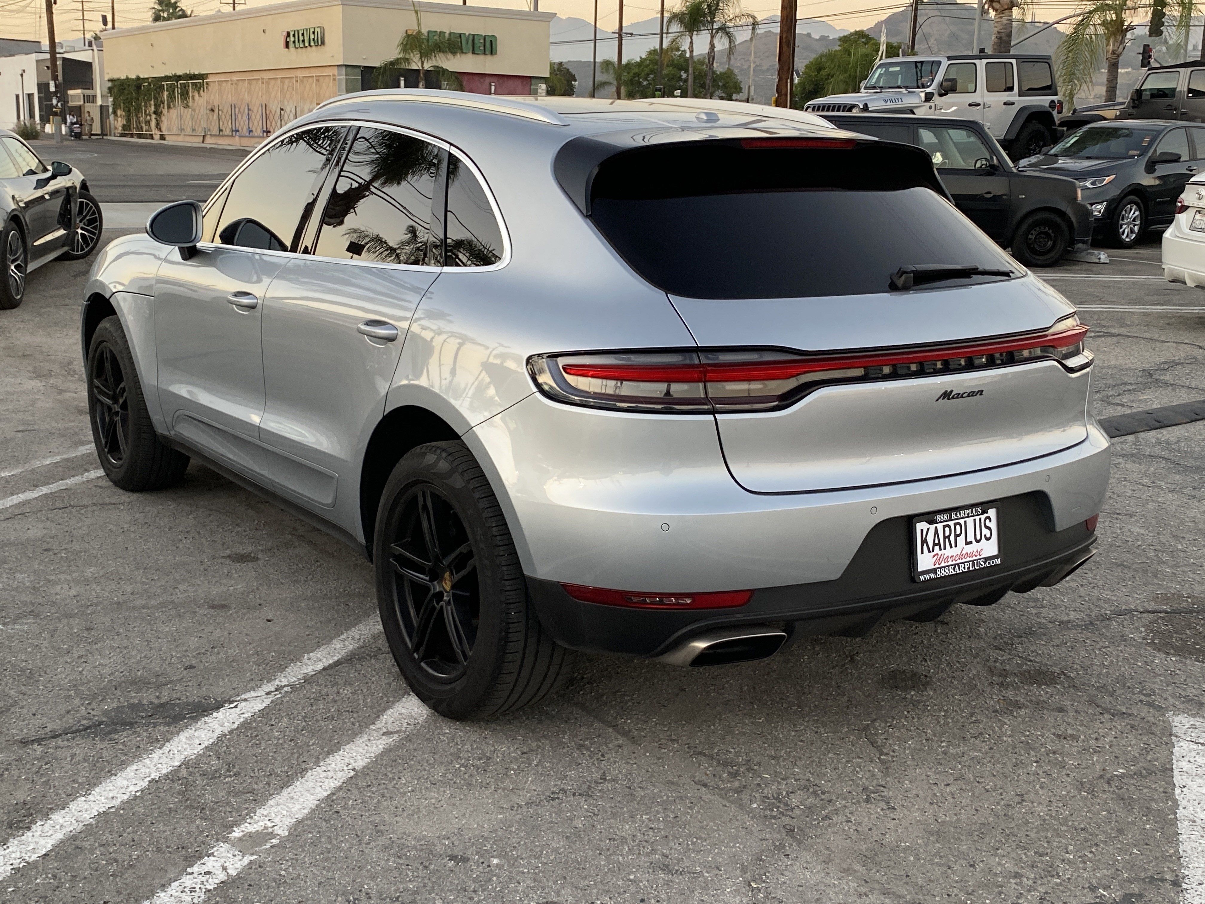 2021 Porsche Macan AWD