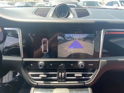 2022 Porsche Macan AWD