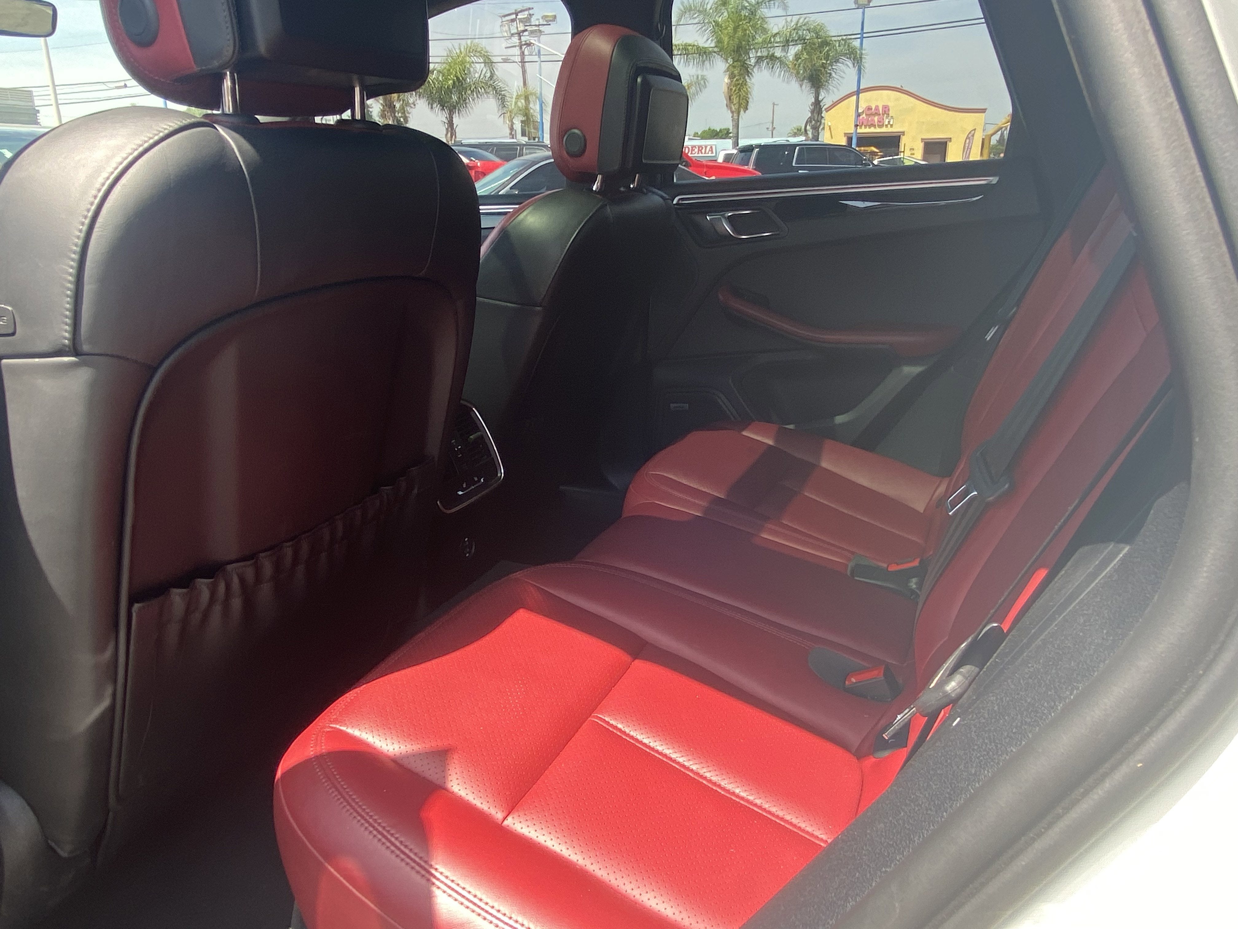 2022 Porsche Macan AWD