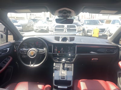2022 Porsche Macan AWD