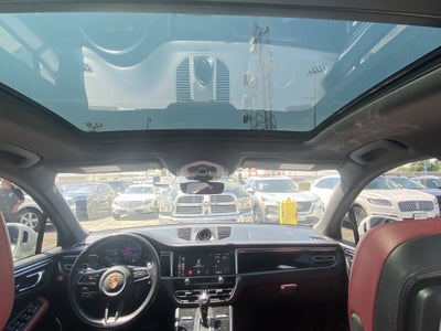 2022 Porsche Macan AWD