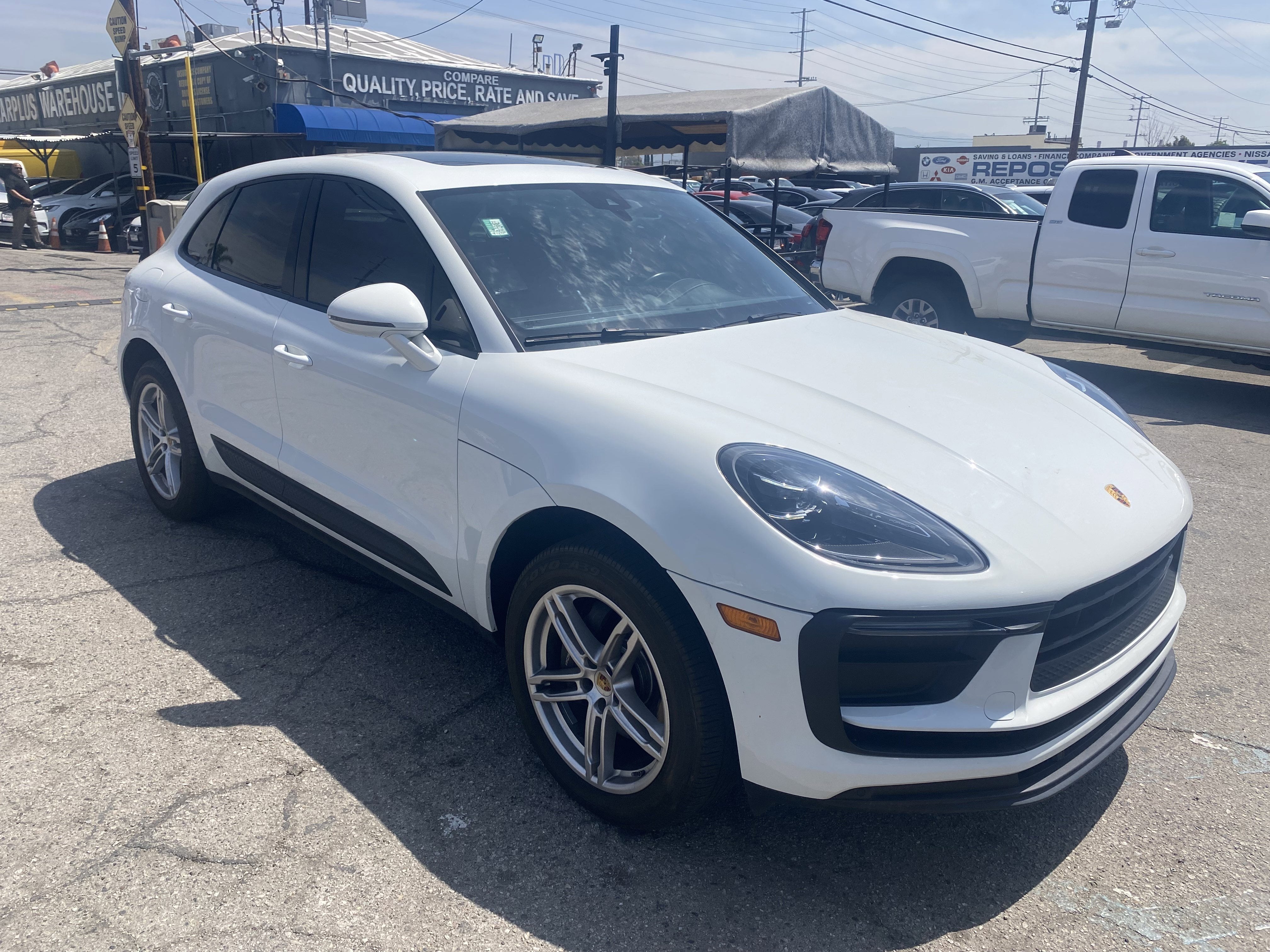 2022 Porsche Macan AWD