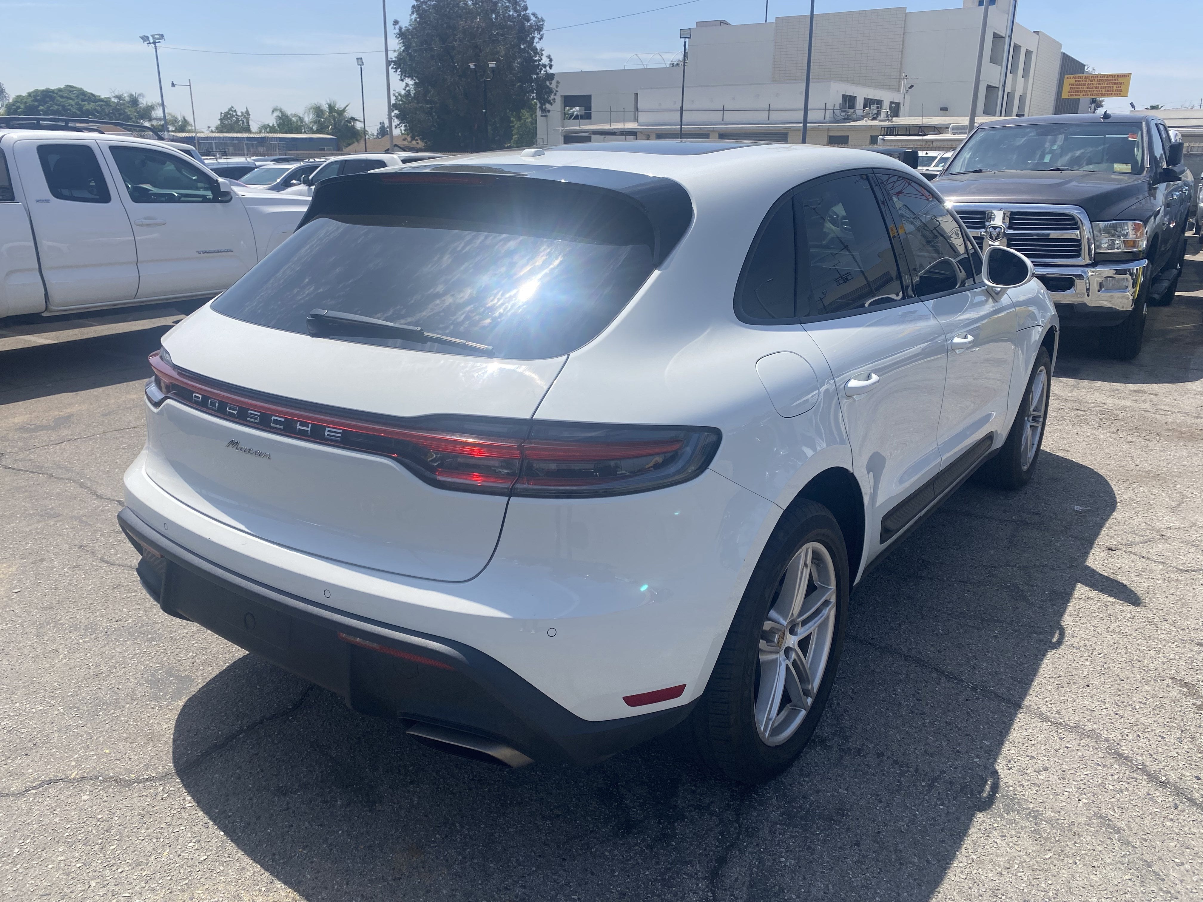 2022 Porsche Macan AWD