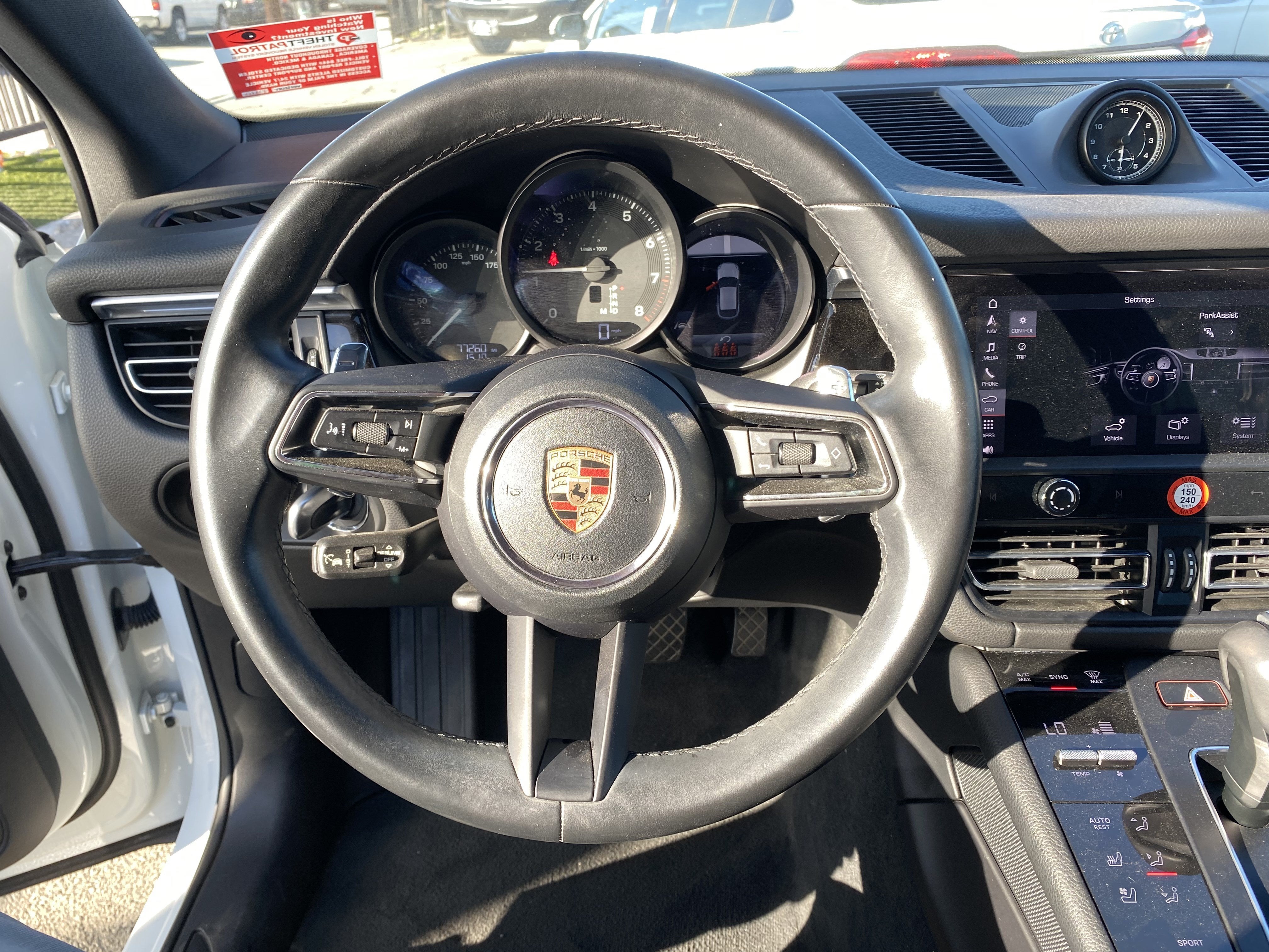 2023 Porsche Macan Base