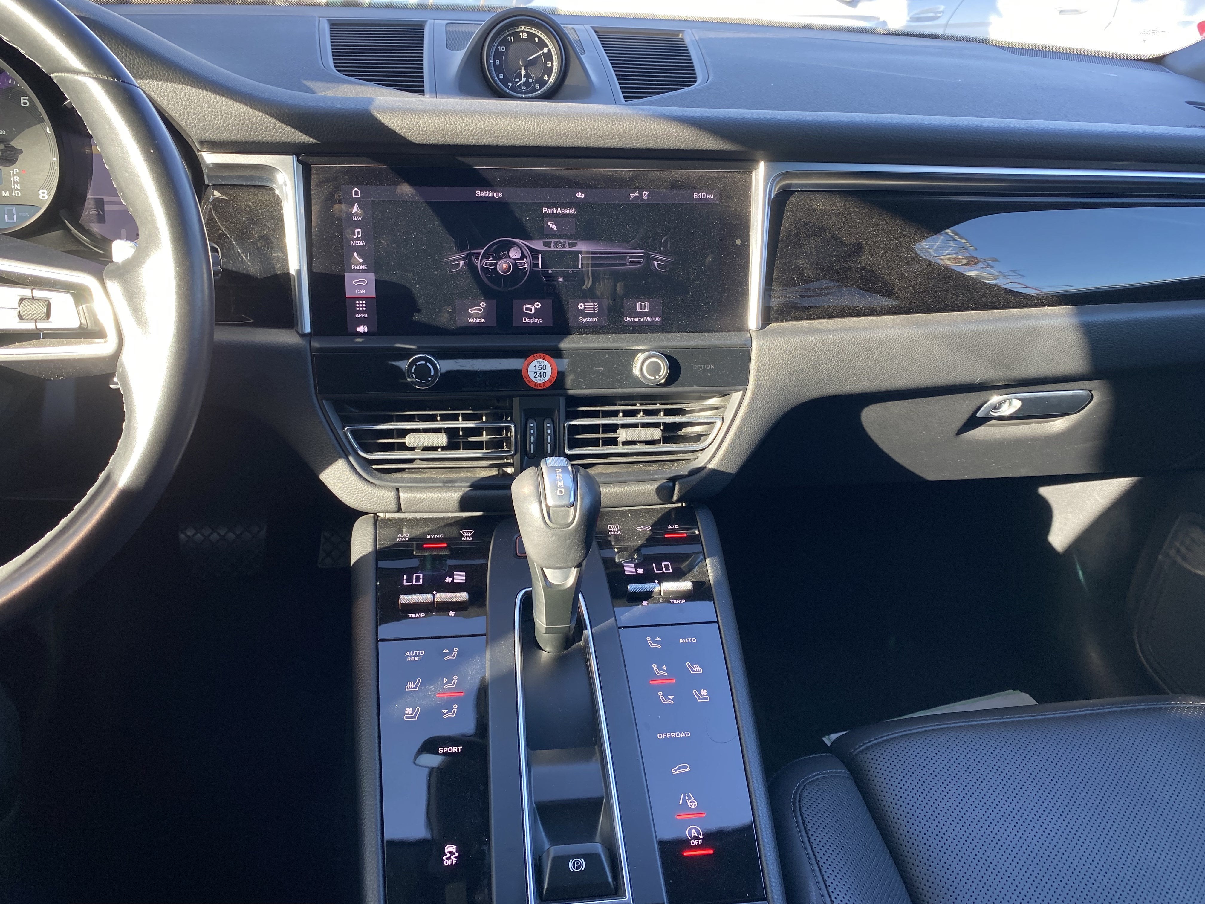 2023 Porsche Macan Base