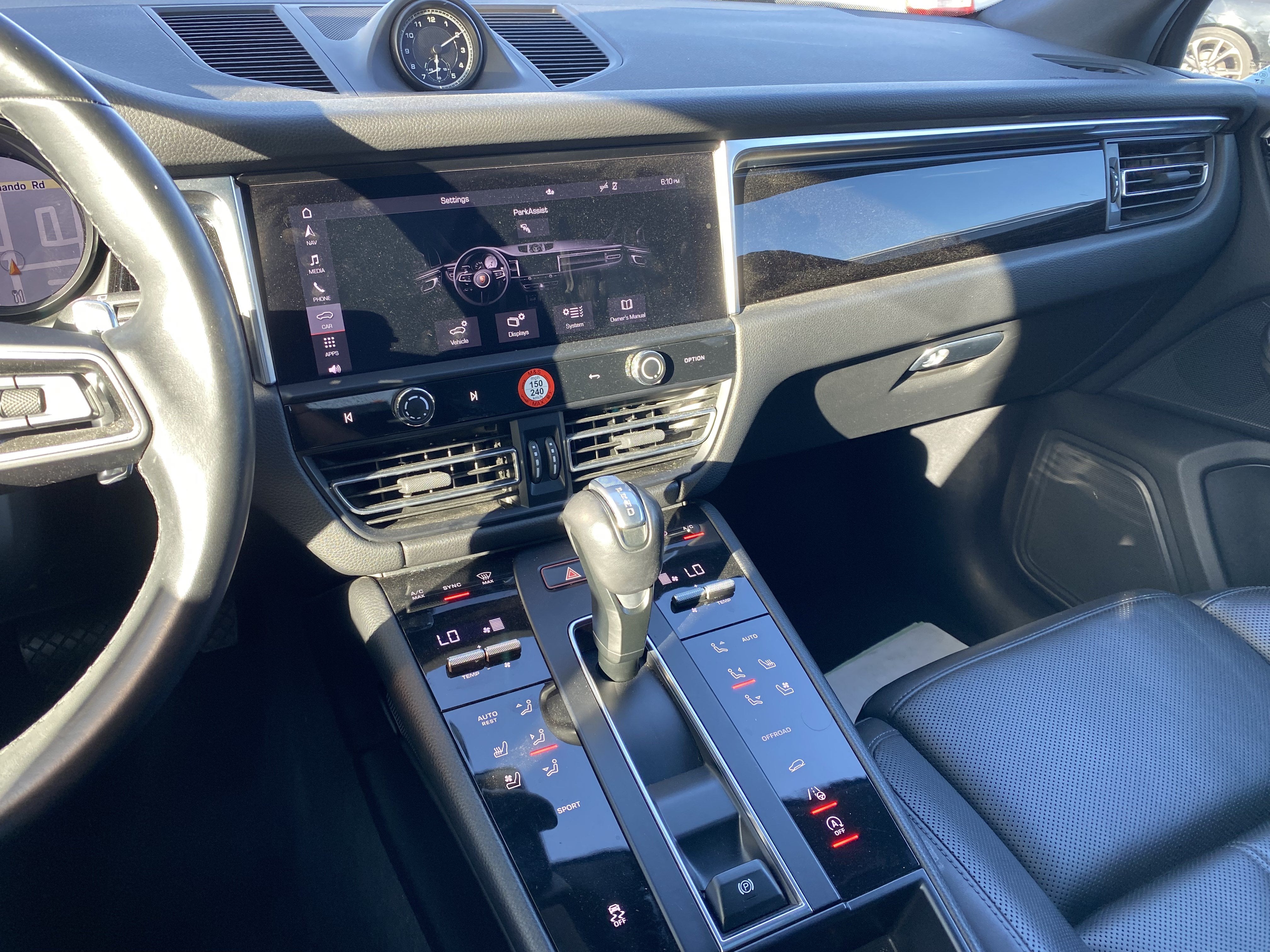 2023 Porsche Macan Base