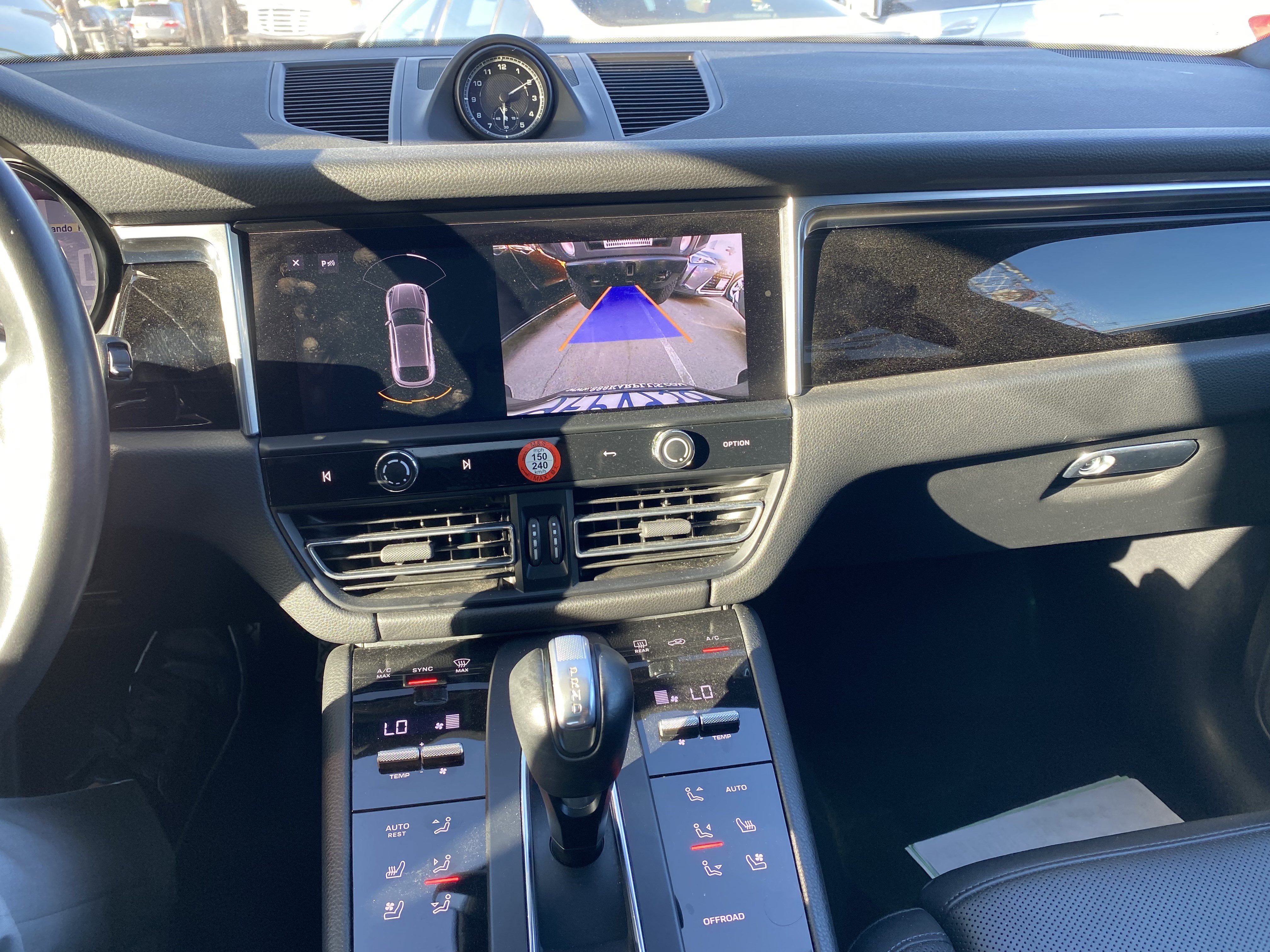 2023 Porsche Macan Base
