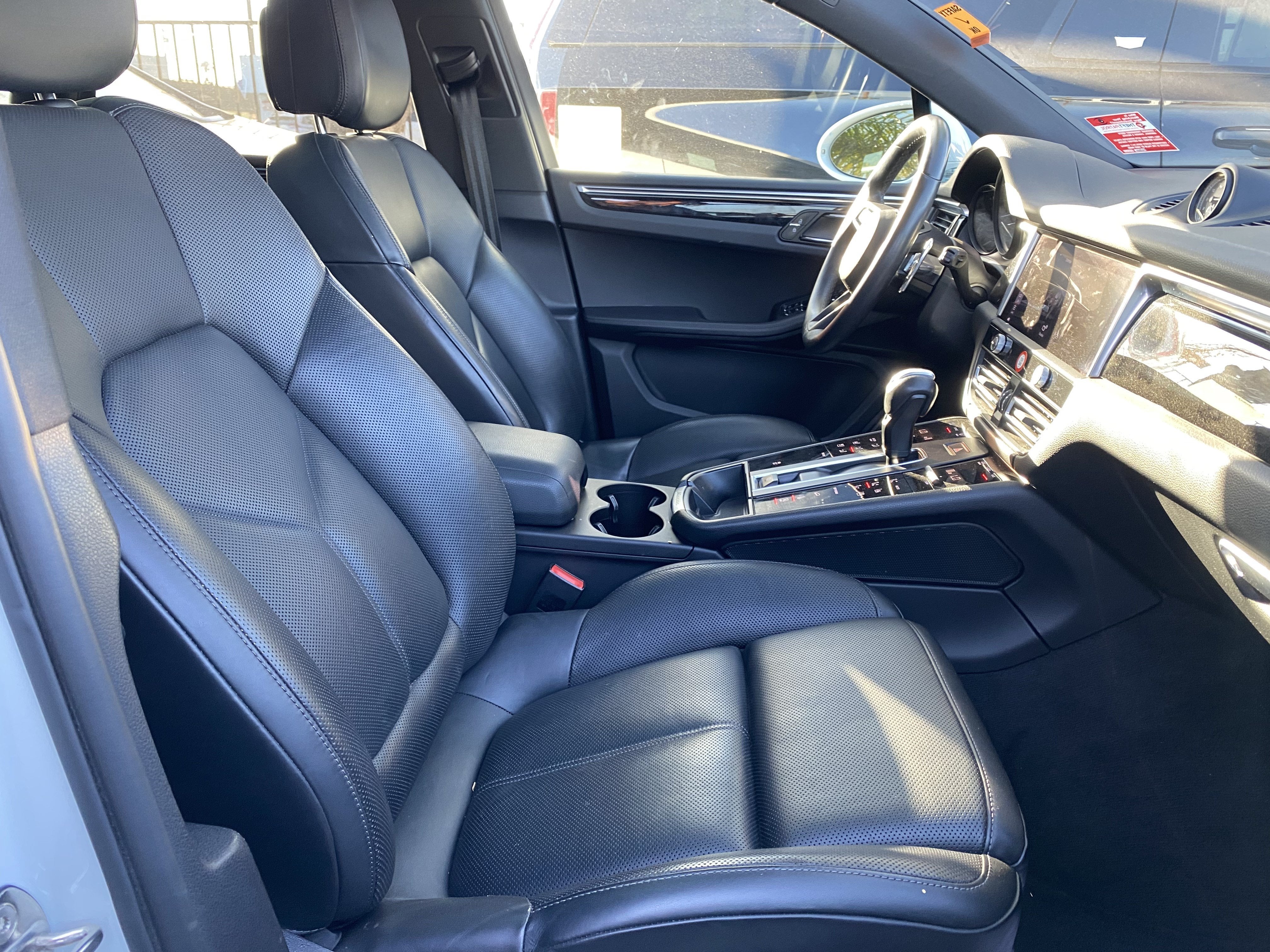 2023 Porsche Macan Base