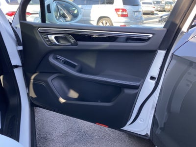 2023 Porsche Macan Base