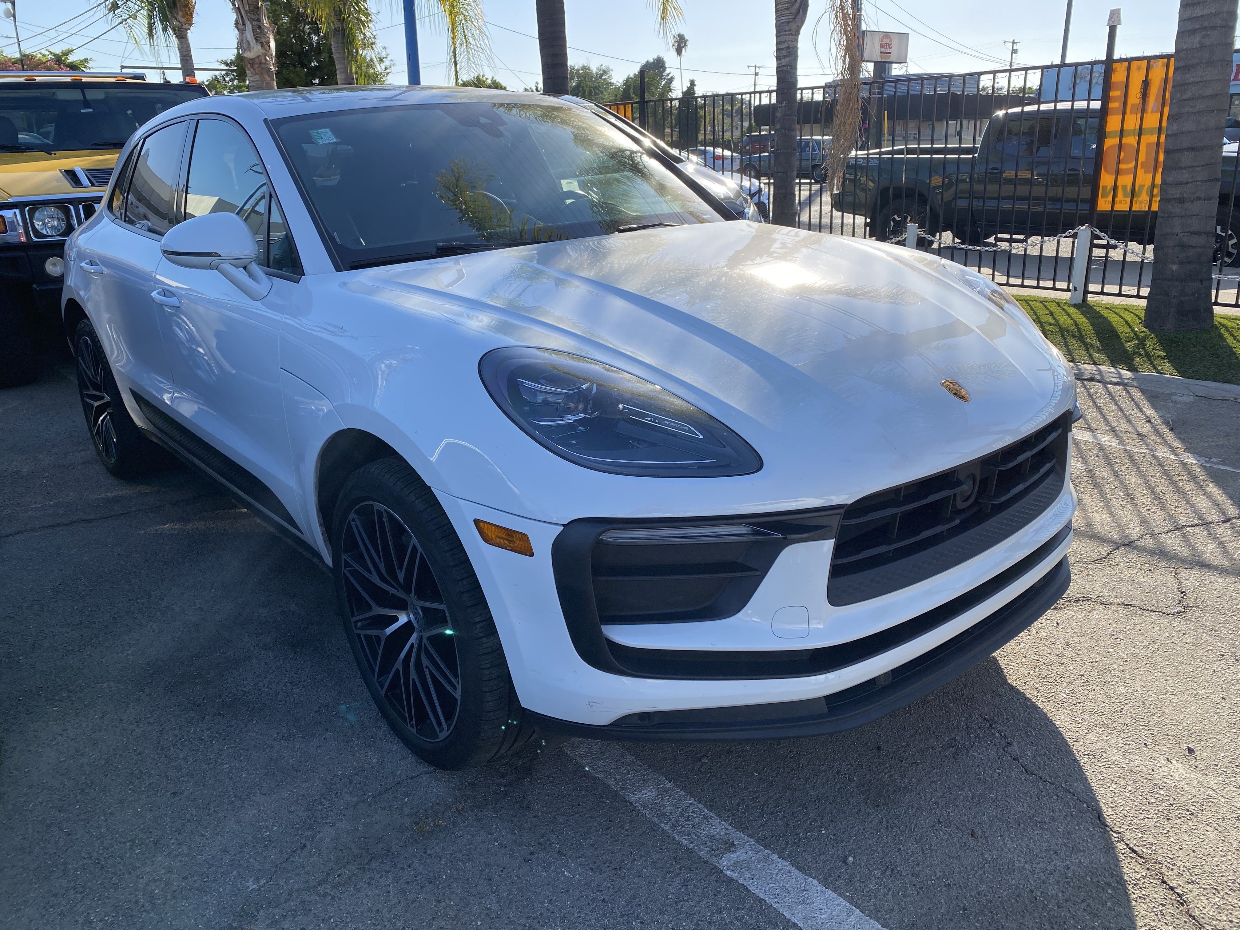 2023 Porsche Macan Base