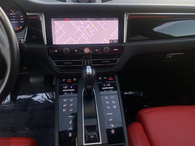 2023 Porsche Macan Base