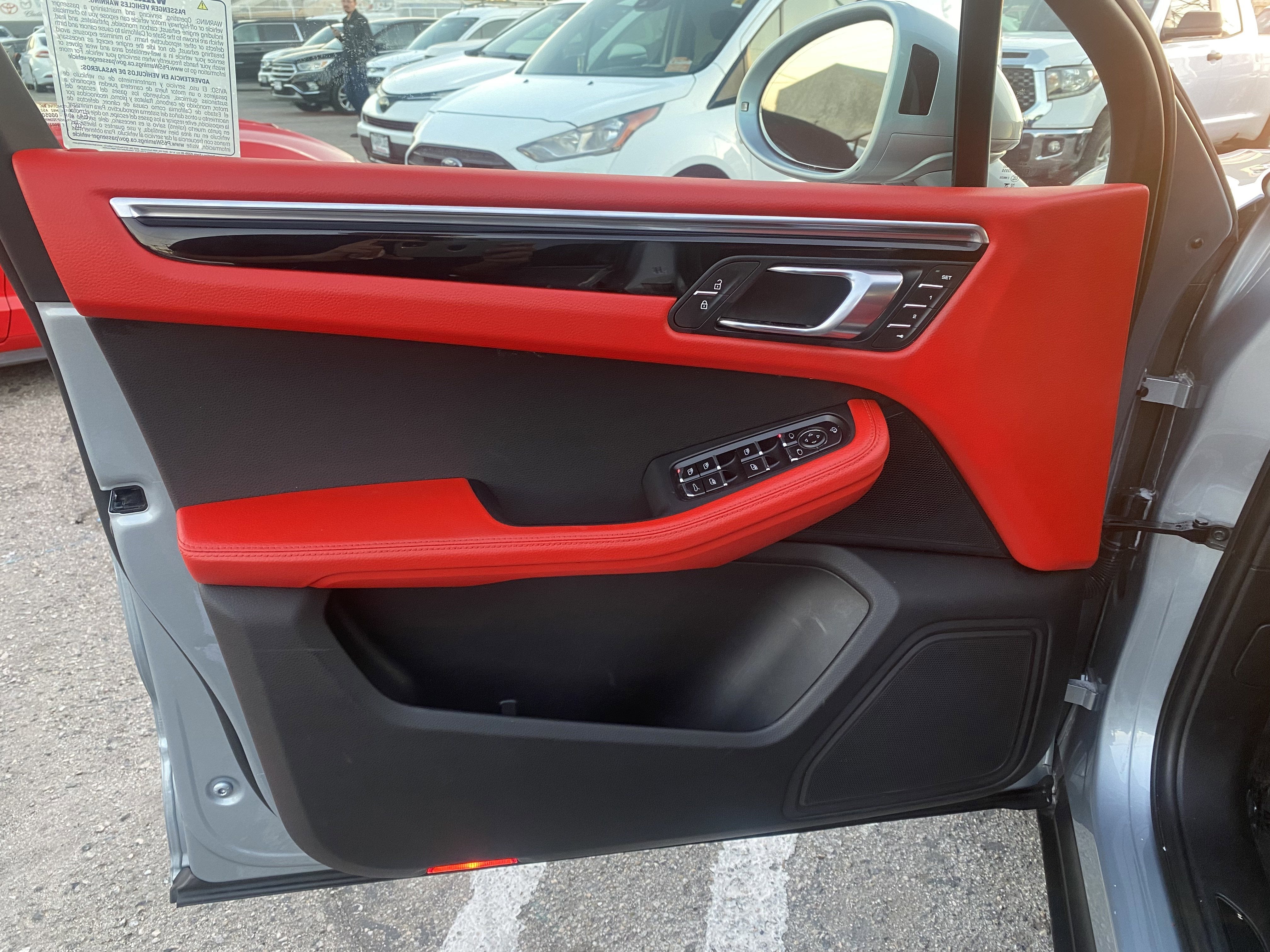 2023 Porsche Macan Base