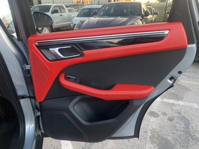 2023 Porsche Macan Base