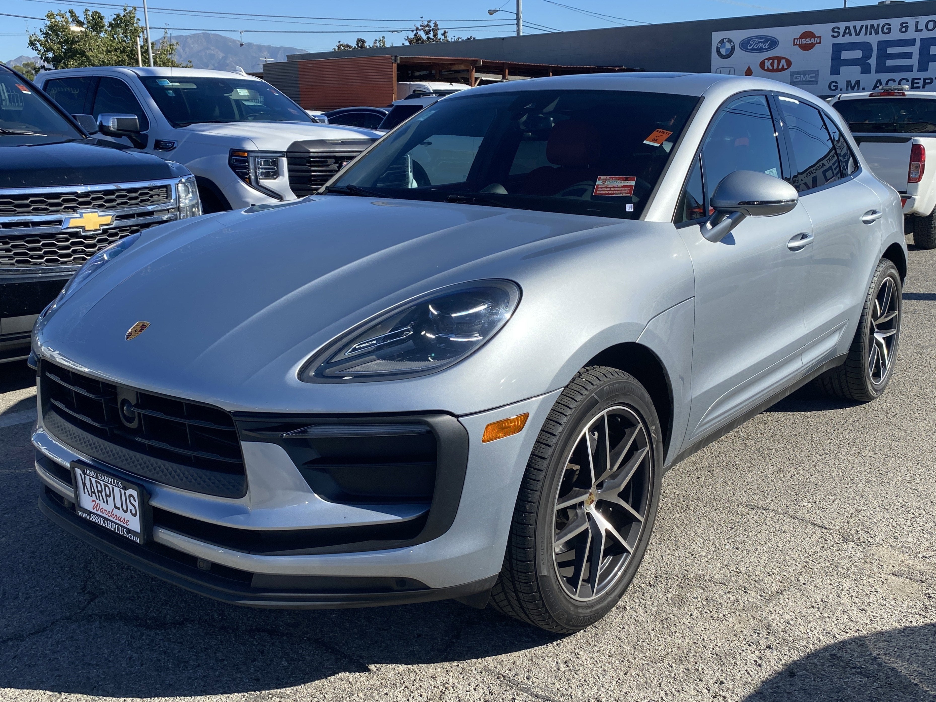 2023 Porsche Macan Base