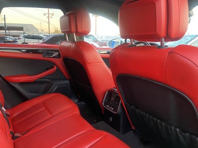 2023 Porsche Macan Base