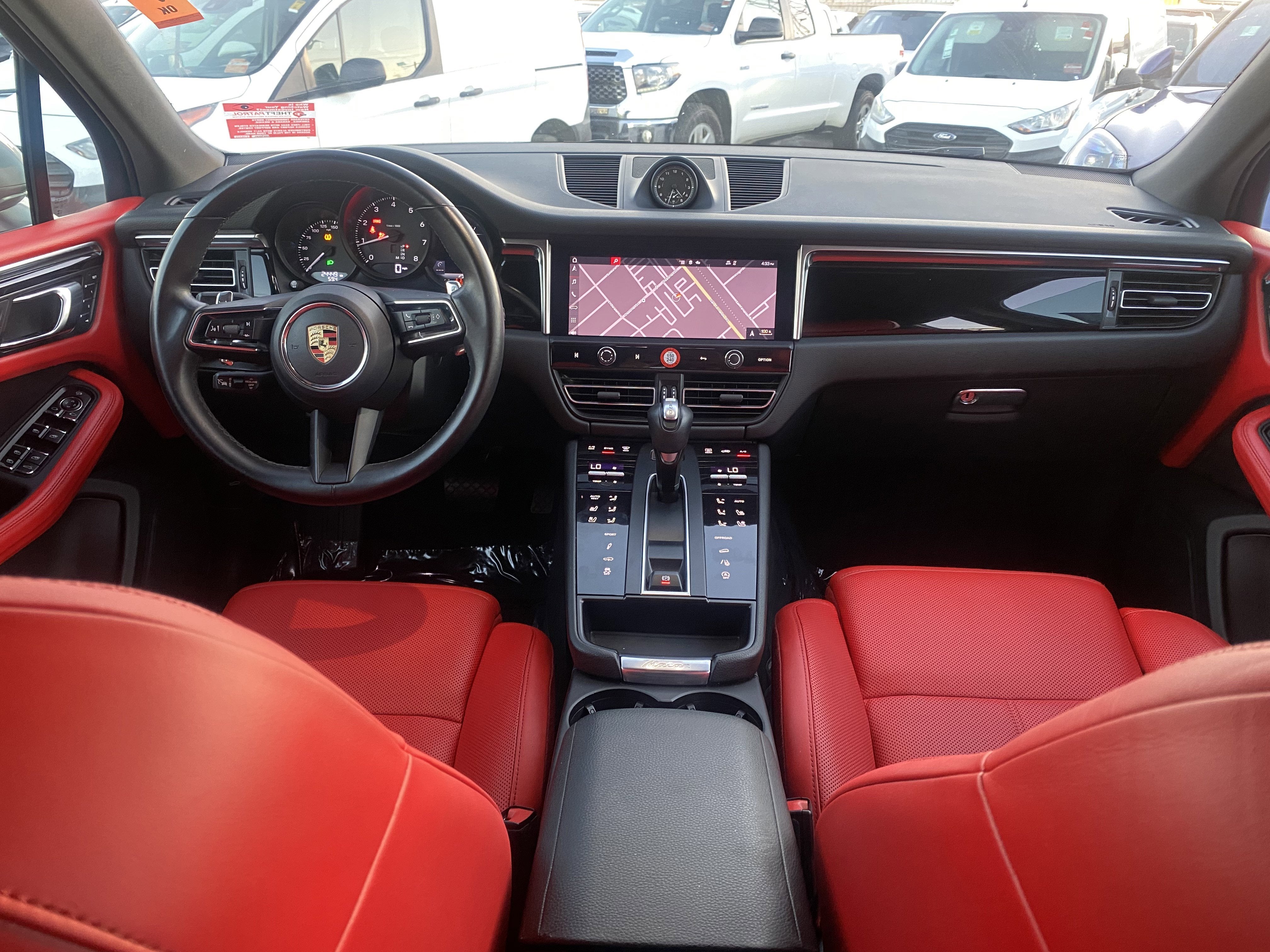 2023 Porsche Macan Base