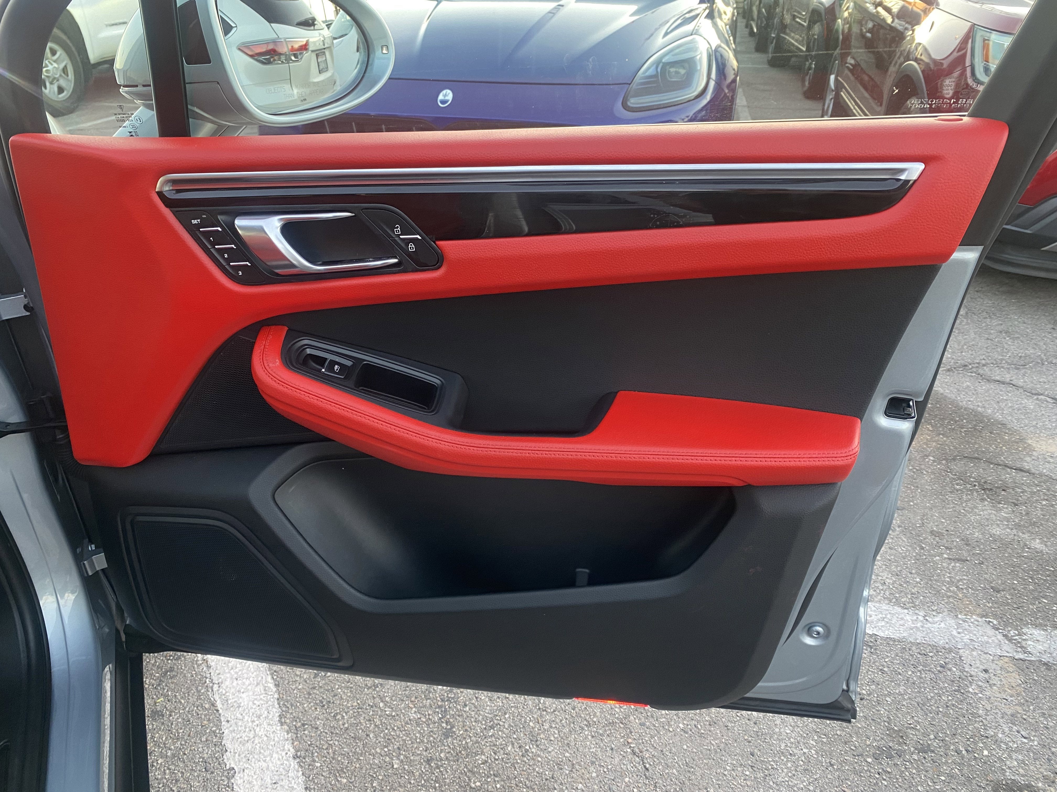 2023 Porsche Macan Base