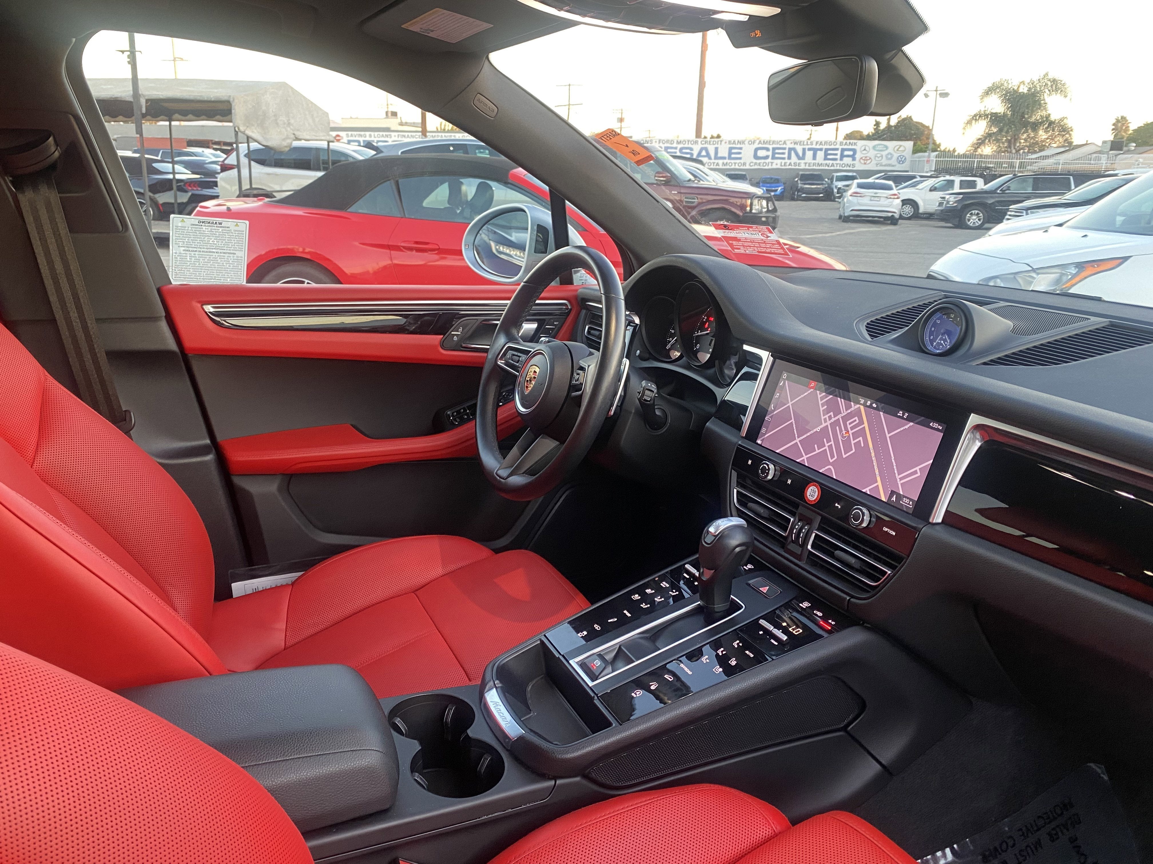 2023 Porsche Macan Base