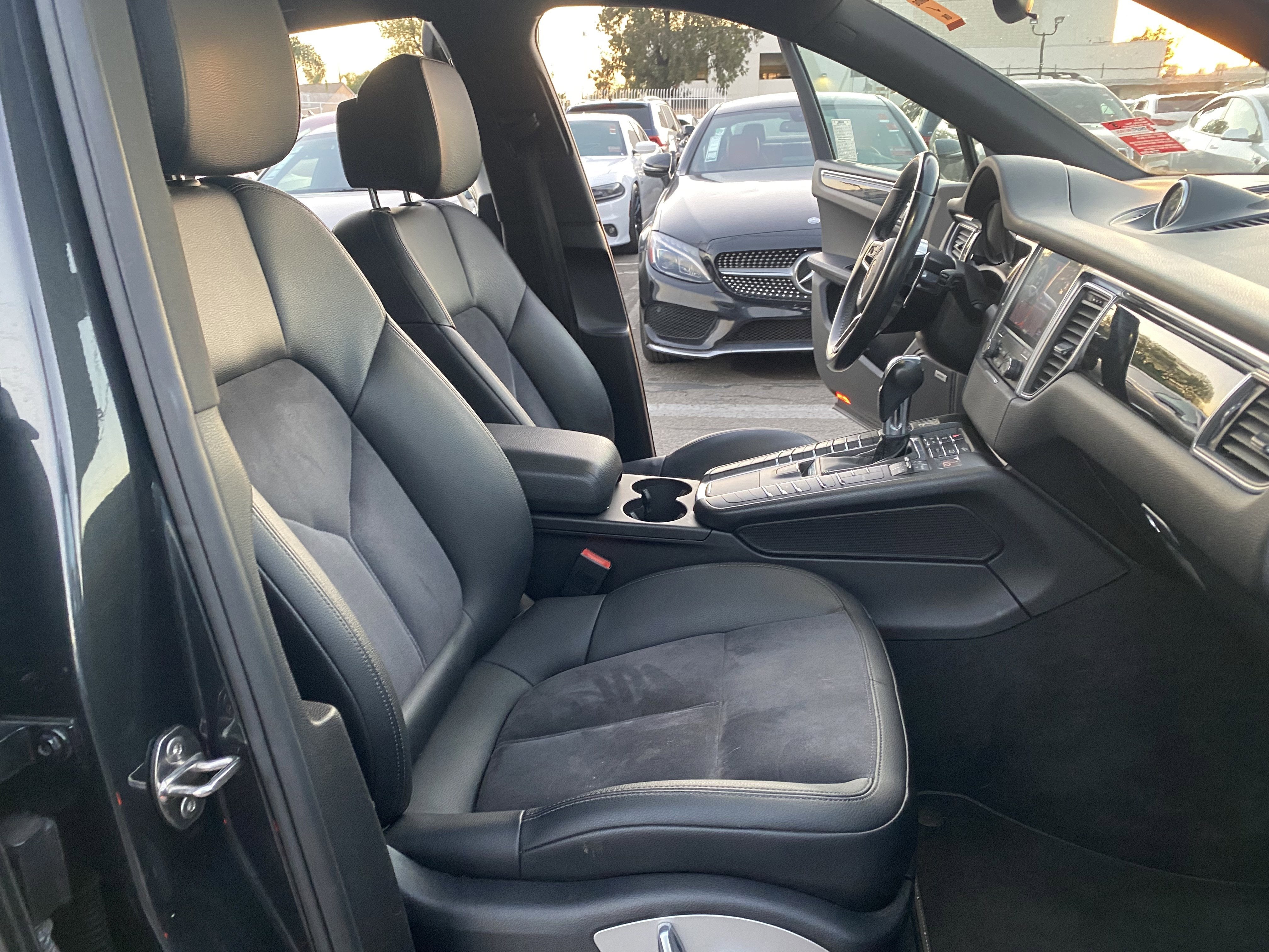 2018 Porsche Macan Base