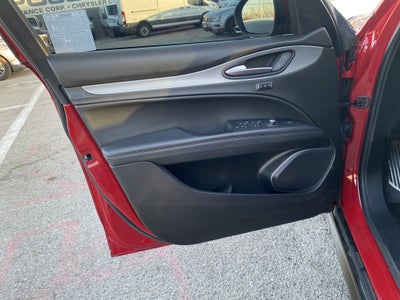2018 Alfa Romeo Stelvio Sport
